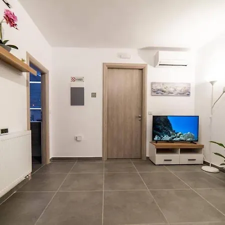 Brand New Aprt With Backyard In Lycabettus Hill ! Apartment Athens Exterior photo