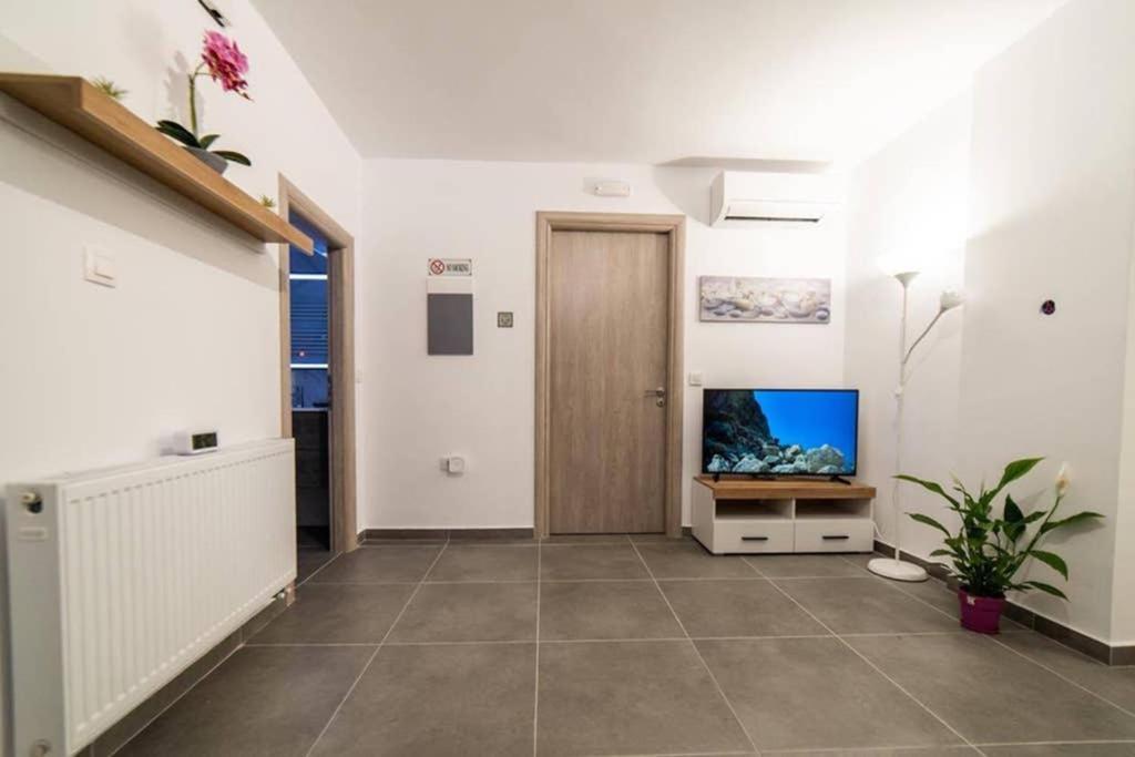 Brand New Aprt With Backyard In Lycabettus Hill ! Apartment